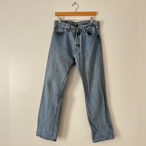 Levi’s original fit 501 jeans. Light wash size 32x32